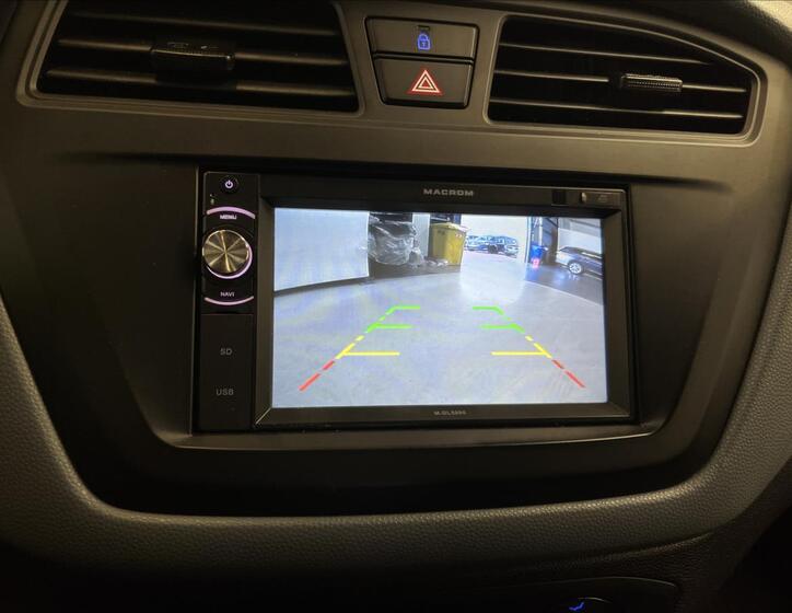 Hyundai i20 9