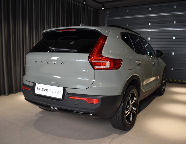 Volvo XC40 4