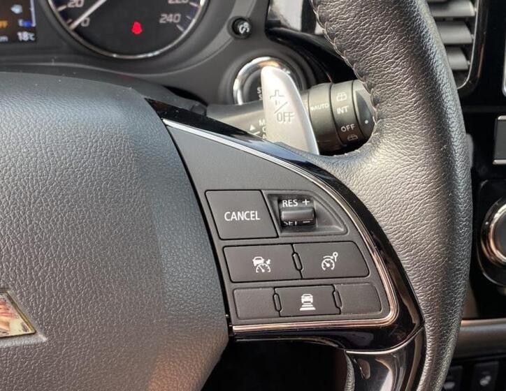 Mitsubishi Outlander 20