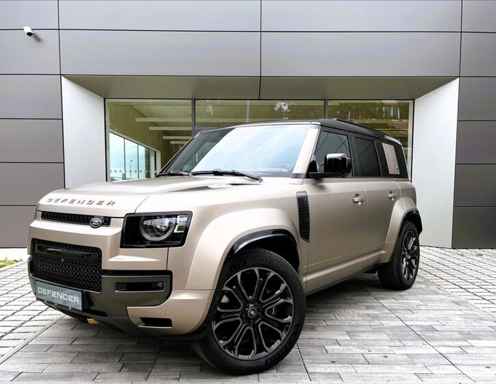 Land Rover Defender 1