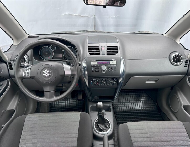 Suzuki SX4 16