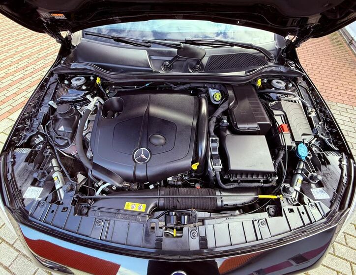 Mercedes-Benz GLA 28