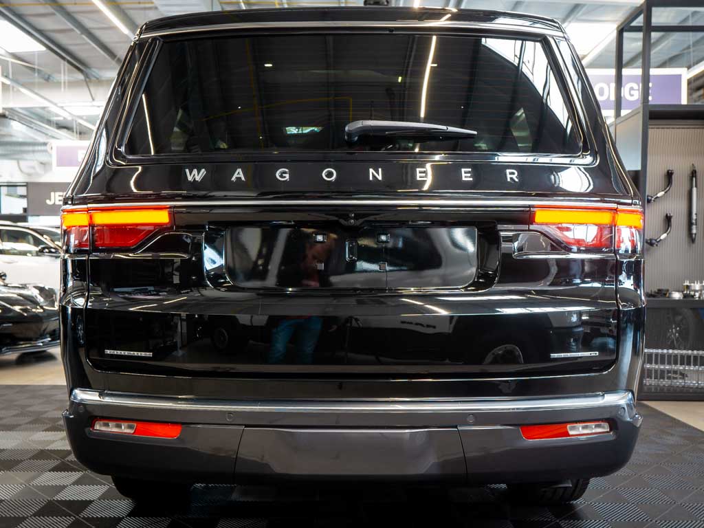 Jeep Wagoneer