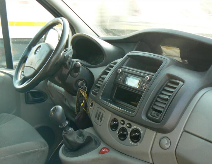 Opel Vivaro 12