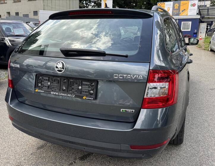 Škoda Octavia 10