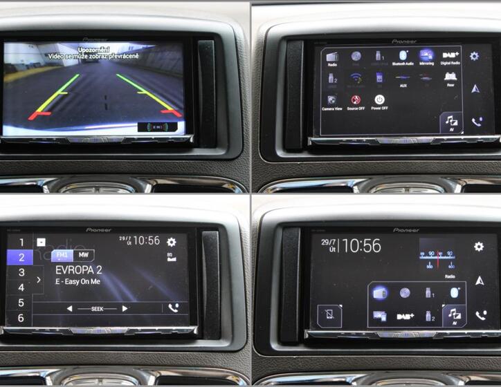 Chrysler Town & Country 26