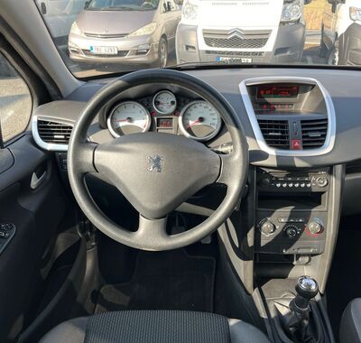 Peugeot 207 8