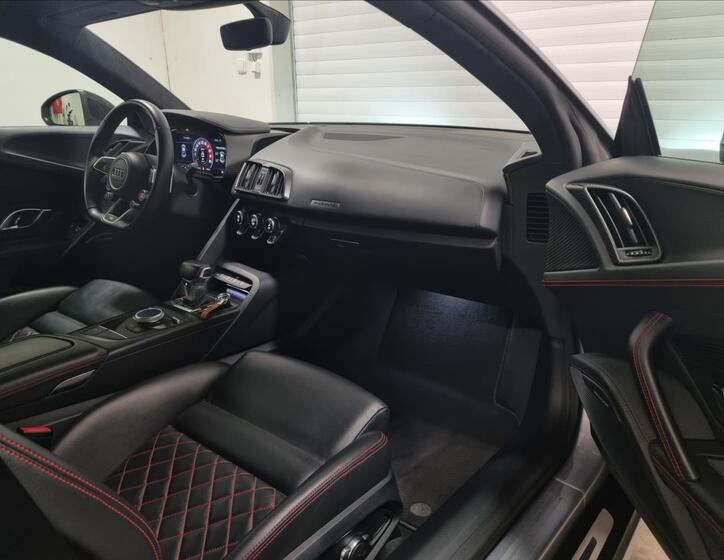 Audi R8 14