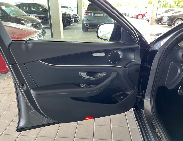 Mercedes-Benz Třídy E 9