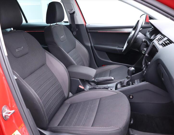 Škoda Octavia 12
