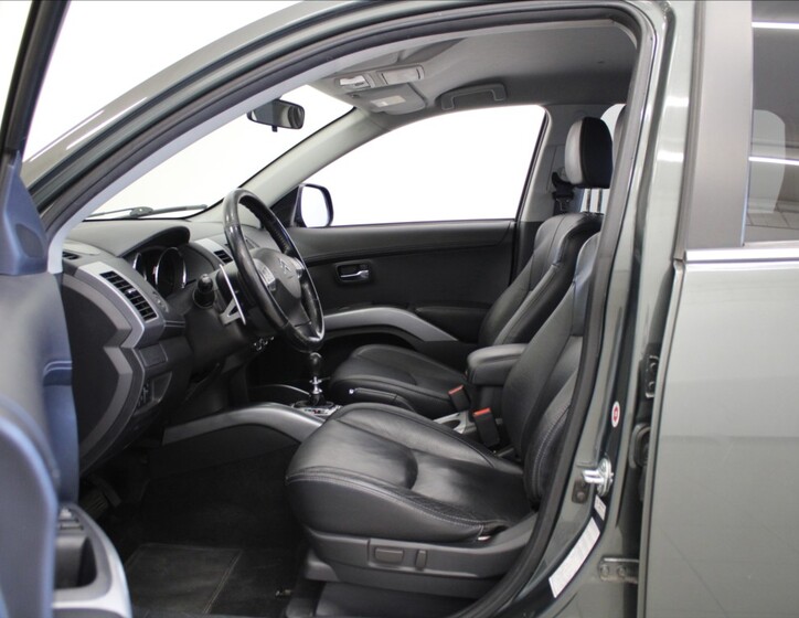Citroën C-Crosser 6
