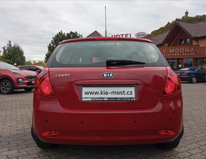KIA Ceed 8