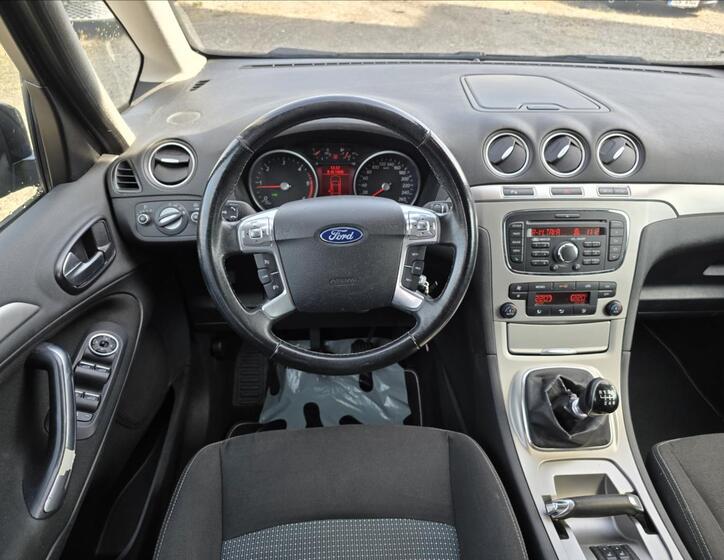Ford Galaxy 17
