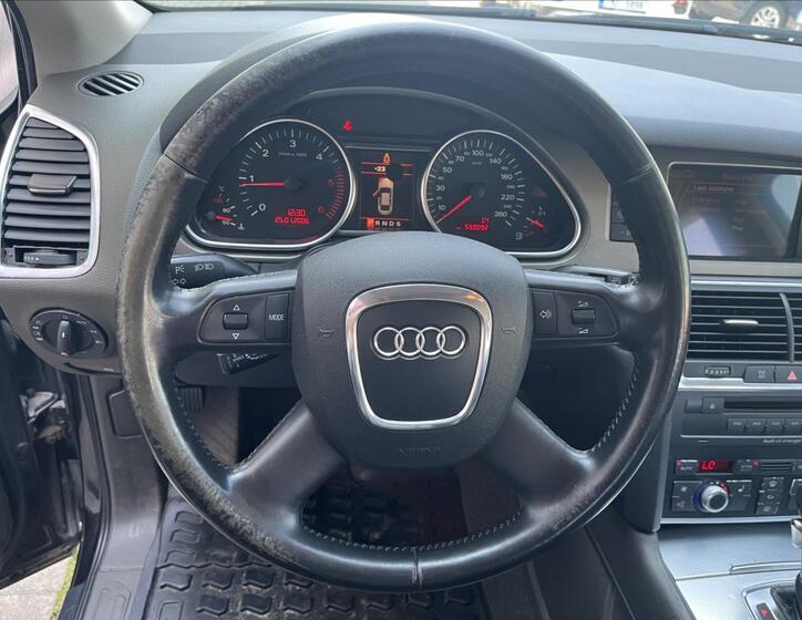 Audi Q7 12