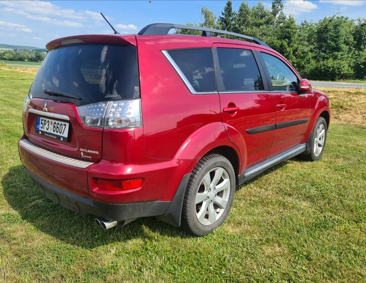 Mitsubishi Outlander 3