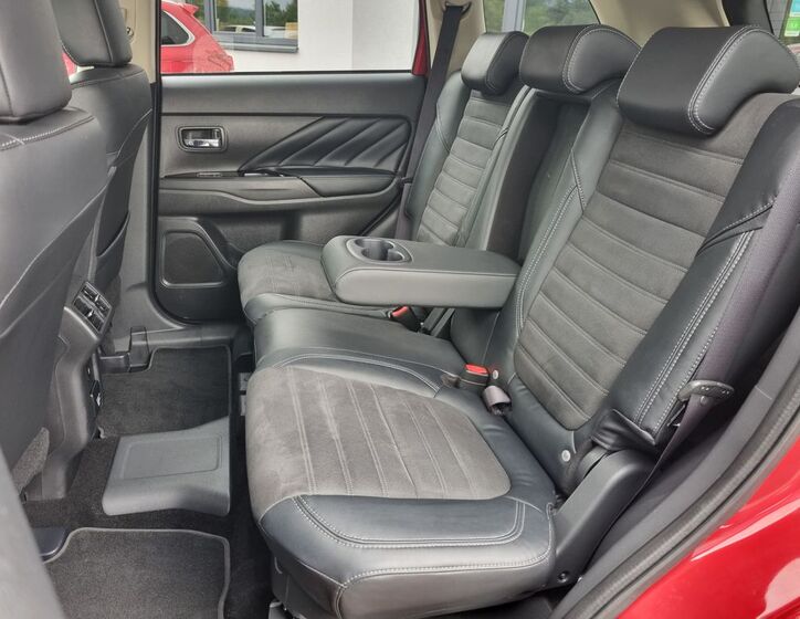 Mitsubishi Outlander 12