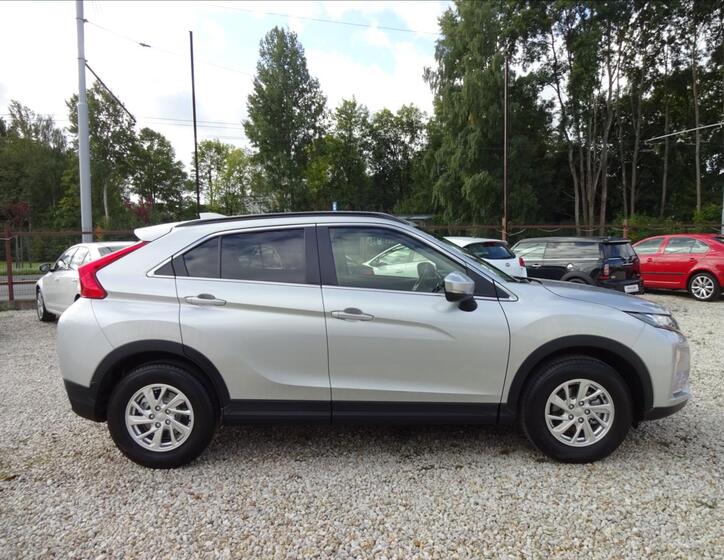 Mitsubishi Eclipse Cross 8