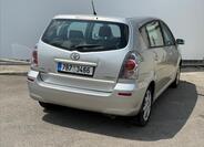 Toyota Corolla Verso 2