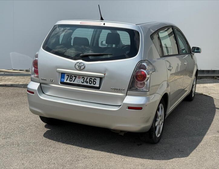 Toyota Corolla Verso 2