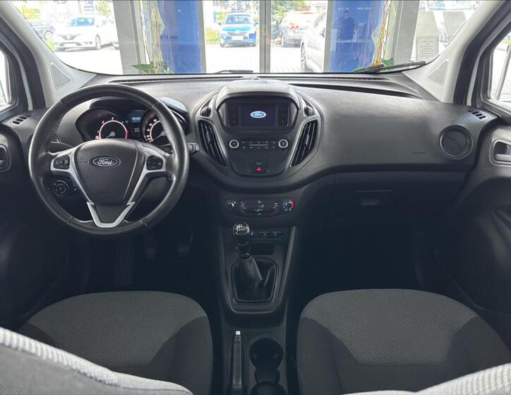 Ford Tourneo Courier 8