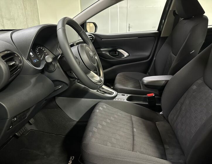 Toyota Yaris 9
