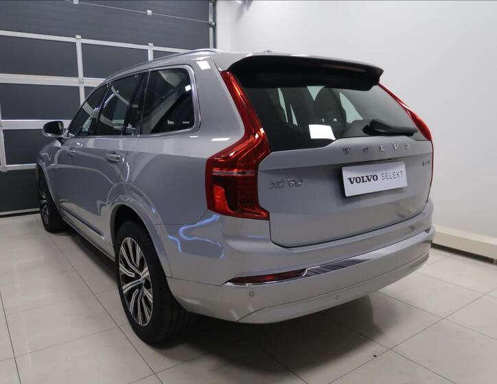 Volvo XC90 4
