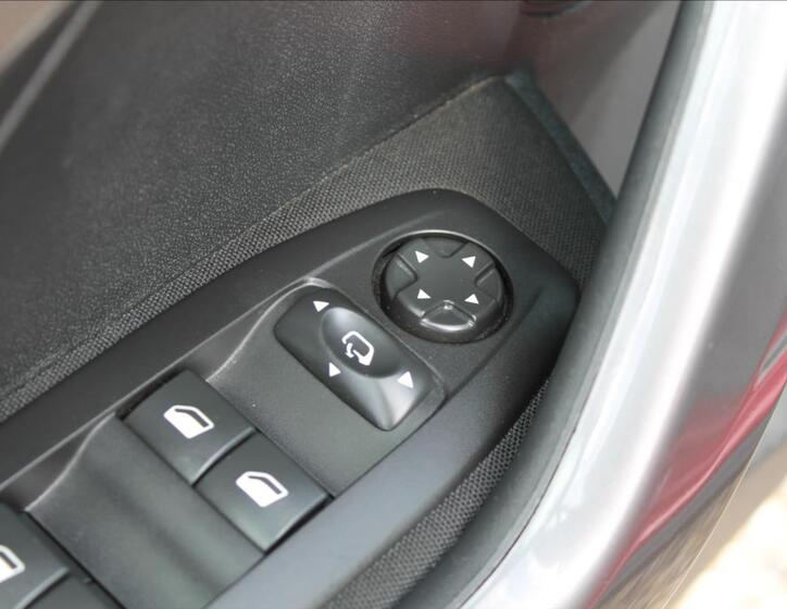 Peugeot 2008 24
