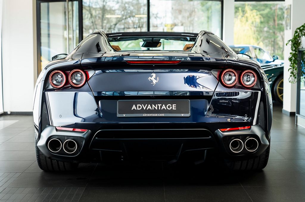 Ferrari 812