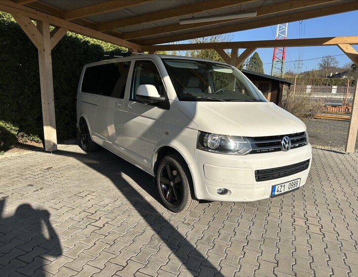 Volkswagen Caravelle 2