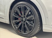 Audi Q8 6