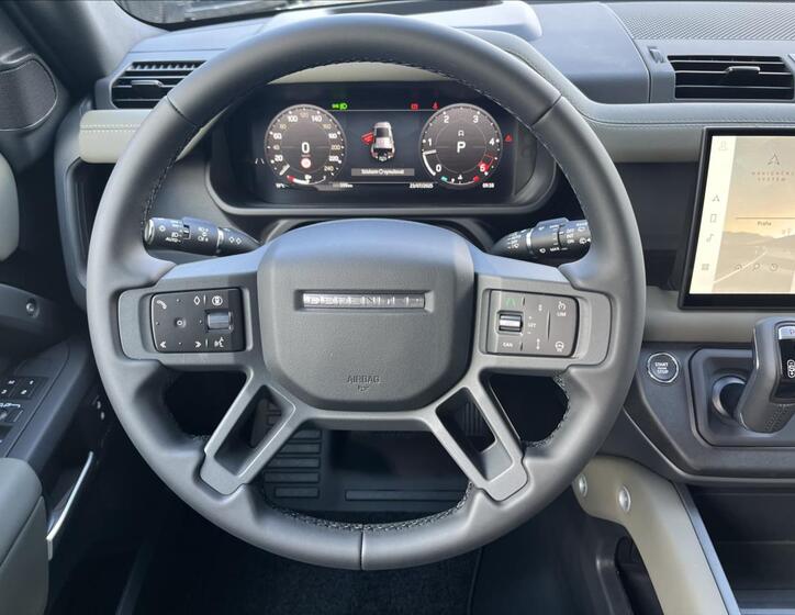 Land Rover Defender 15