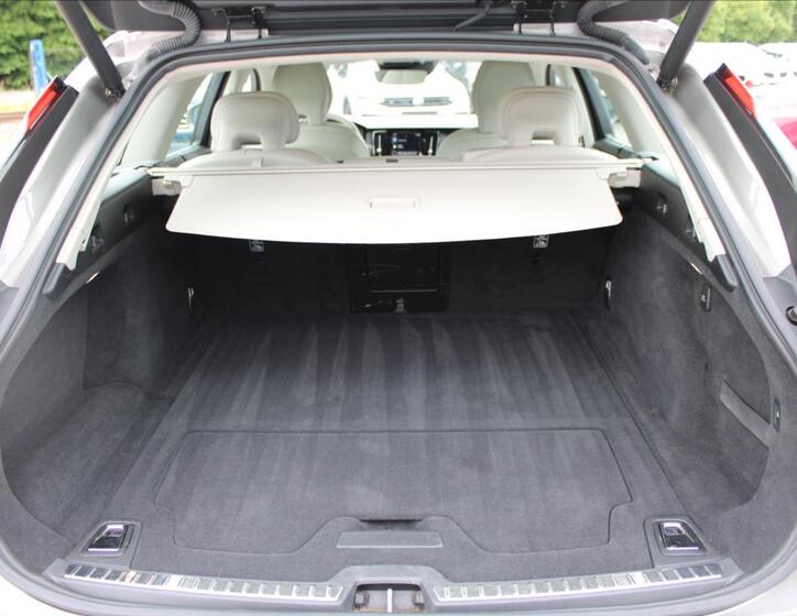 Volvo V90 12
