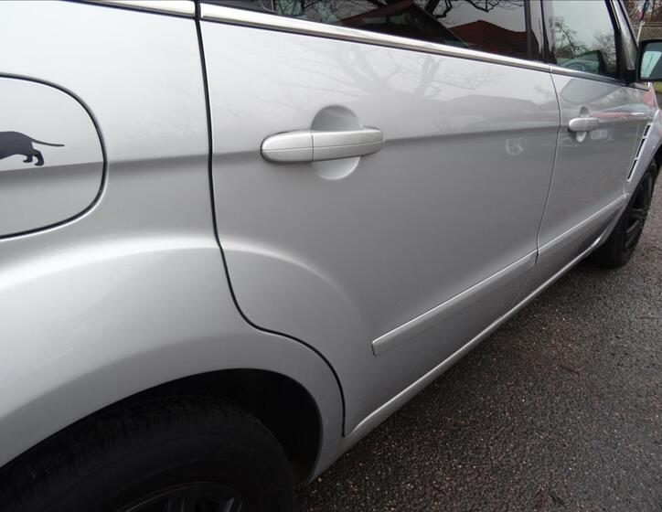 Ford S-MAX 13