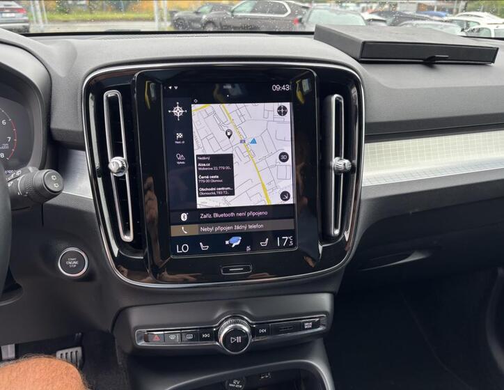 Volvo XC40 11