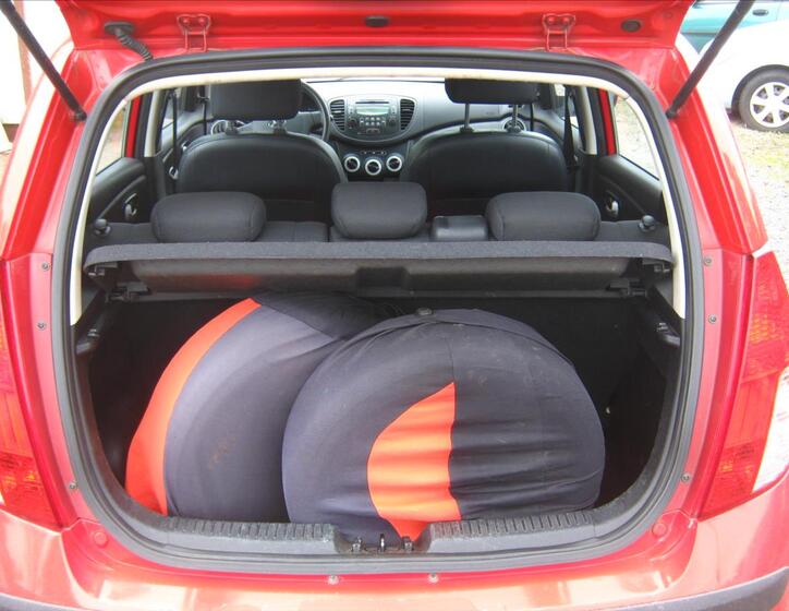 Hyundai i10 12