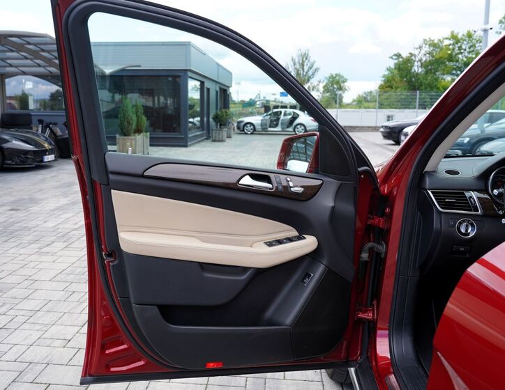 Mercedes-Benz GLS 12