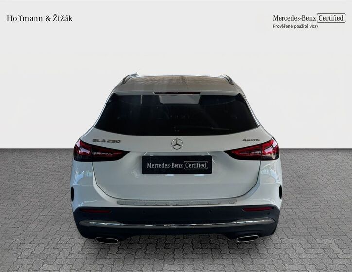 Mercedes-Benz GLA 6