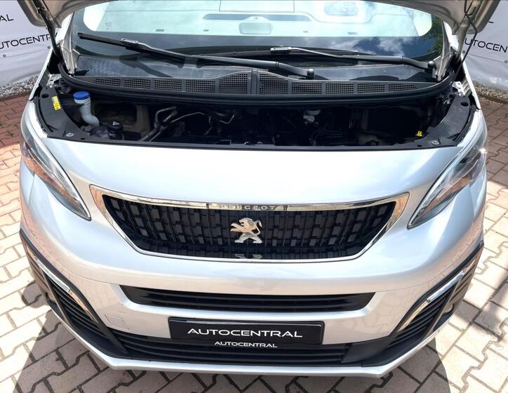 Peugeot Traveller 8