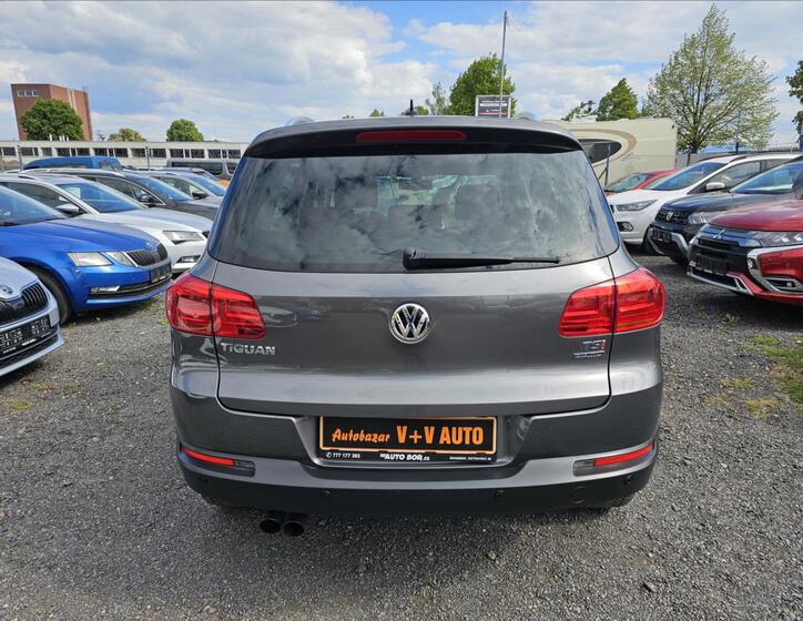 Volkswagen Tiguan 7