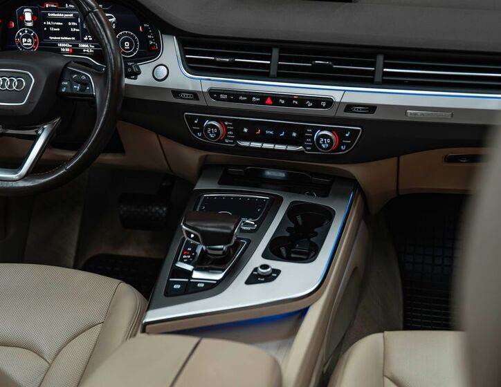 Audi Q7 22
