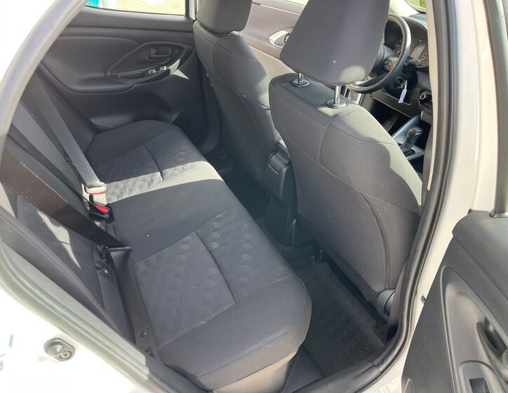 Toyota Yaris 16