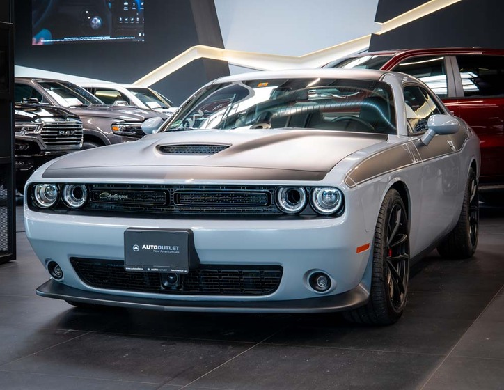 Dodge Challenger 1