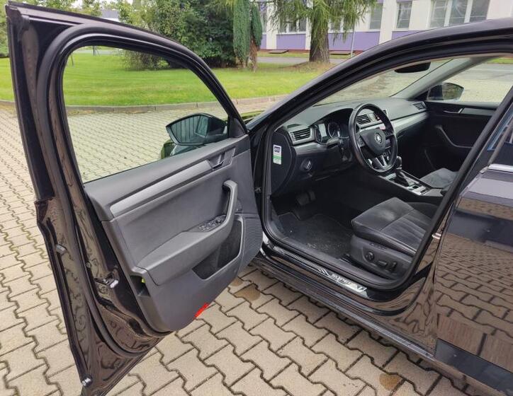 Škoda Superb 9