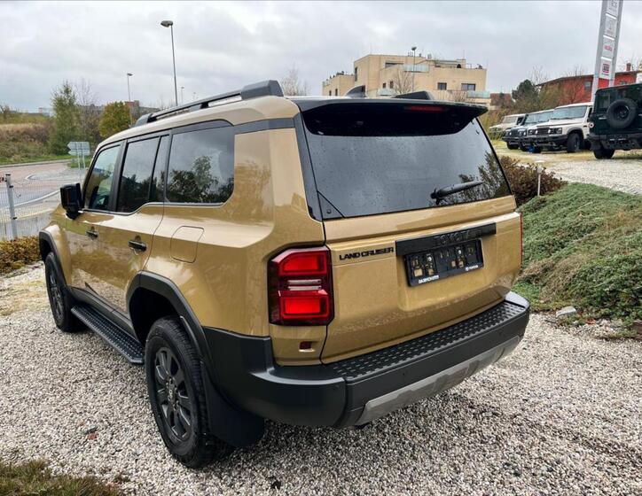Toyota Land Cruiser 5
