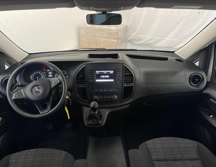 Mercedes-Benz Vito 13