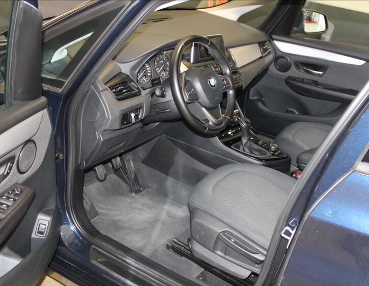BMW Řada 2 13