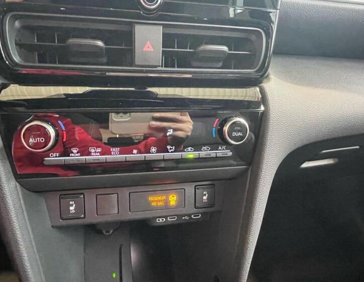 Toyota Yaris Cross 18