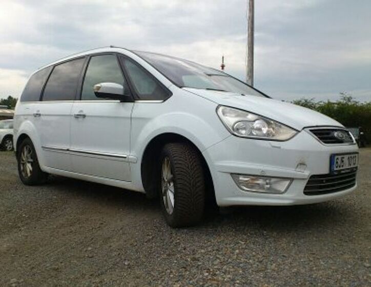 Ford Galaxy 9