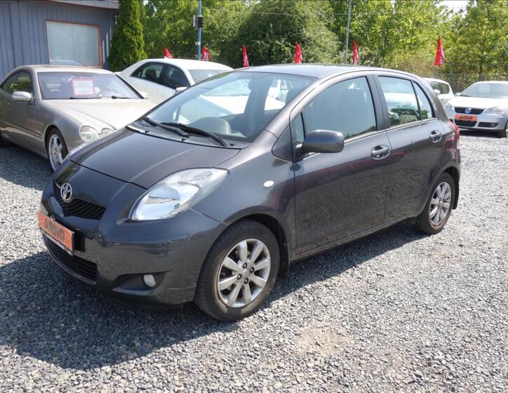 Toyota Yaris 2