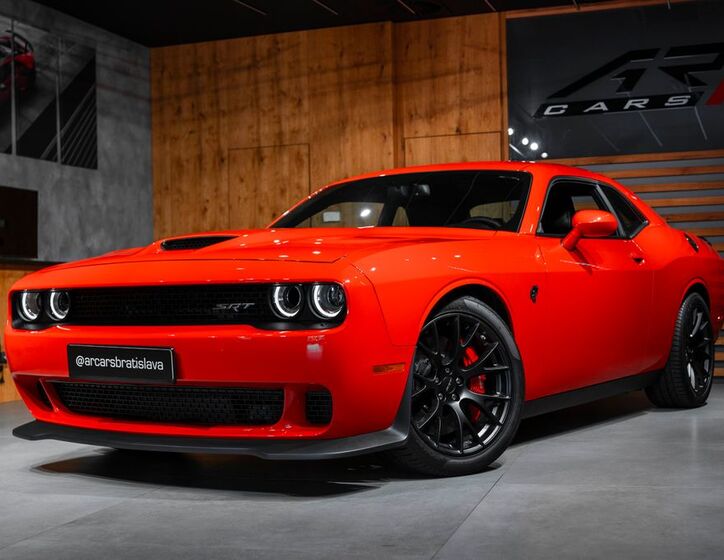 Dodge Challenger 1